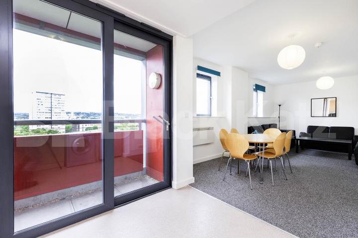 locate din a new build in the heart of Highbury close to Arsenal Station  Drayton Park, Highbury 